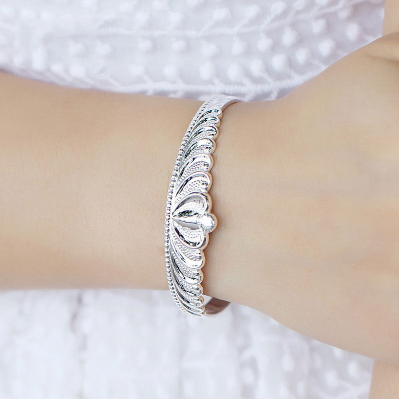 🌟 Queen's Grace Crown Bracelet 💫 - One For All