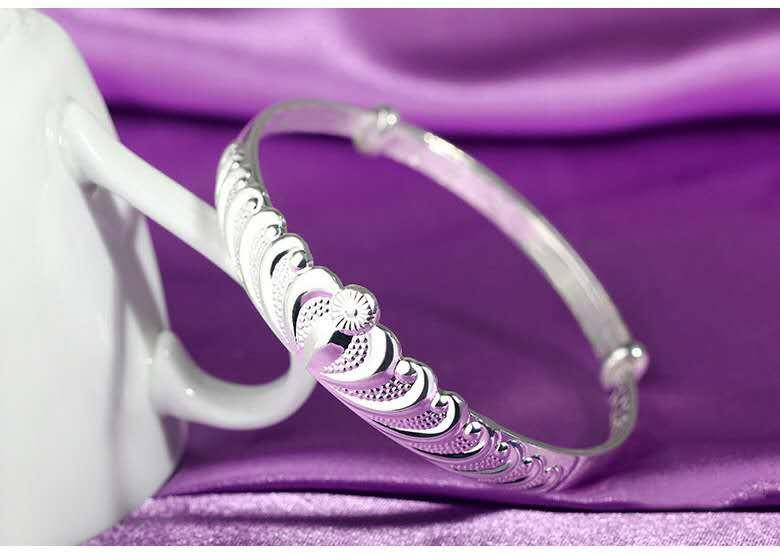 🌟 Queen's Grace Crown Bracelet 💫 - One For All