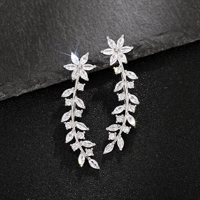🌸 StellaBloom™ Diamond Flower Earrings – Celebrity Style Sparkling Studs for Women ✨ - One For All